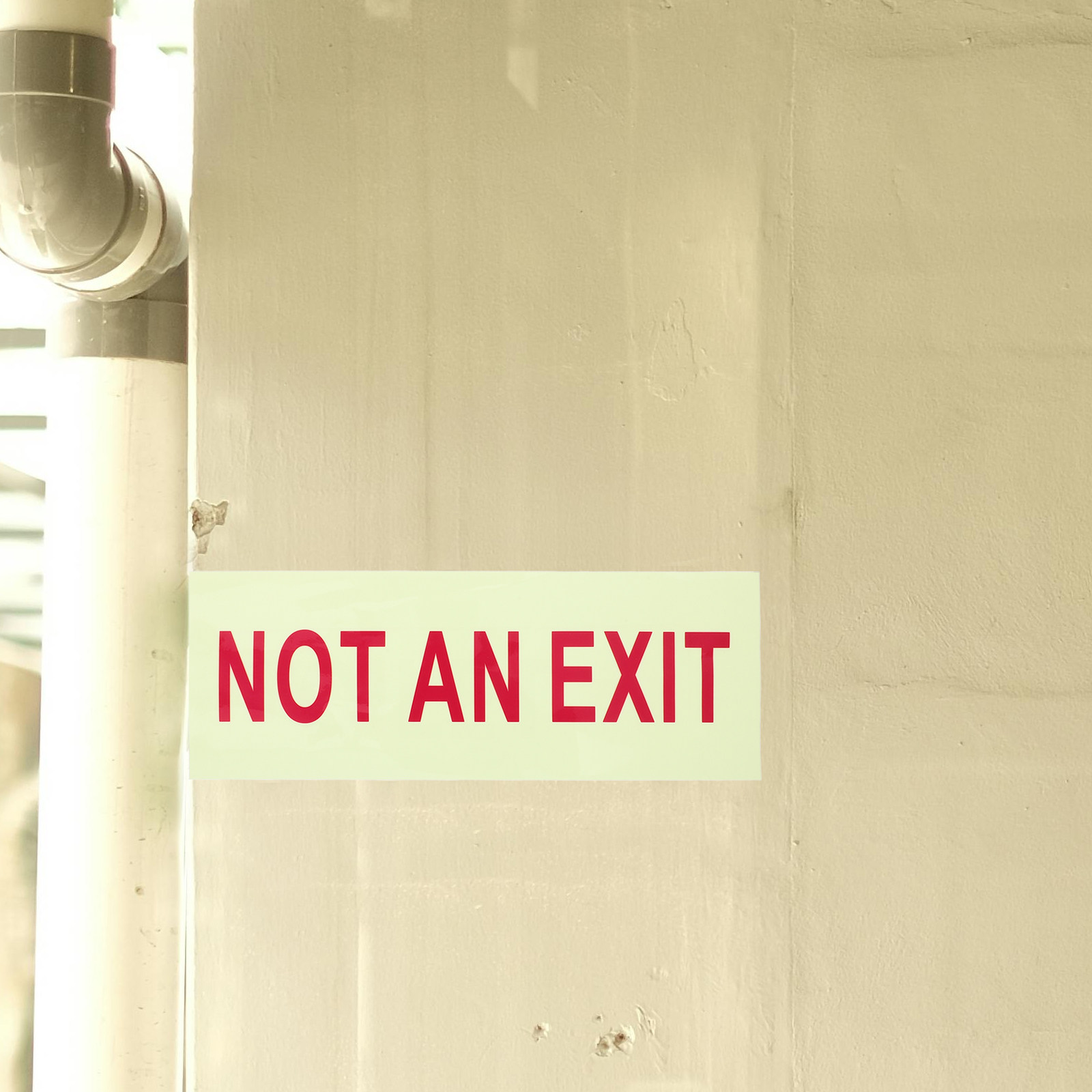 قطعتان من الملصقات اللاصقة ذات - مراجعة Emergency Exit Sign وسعره